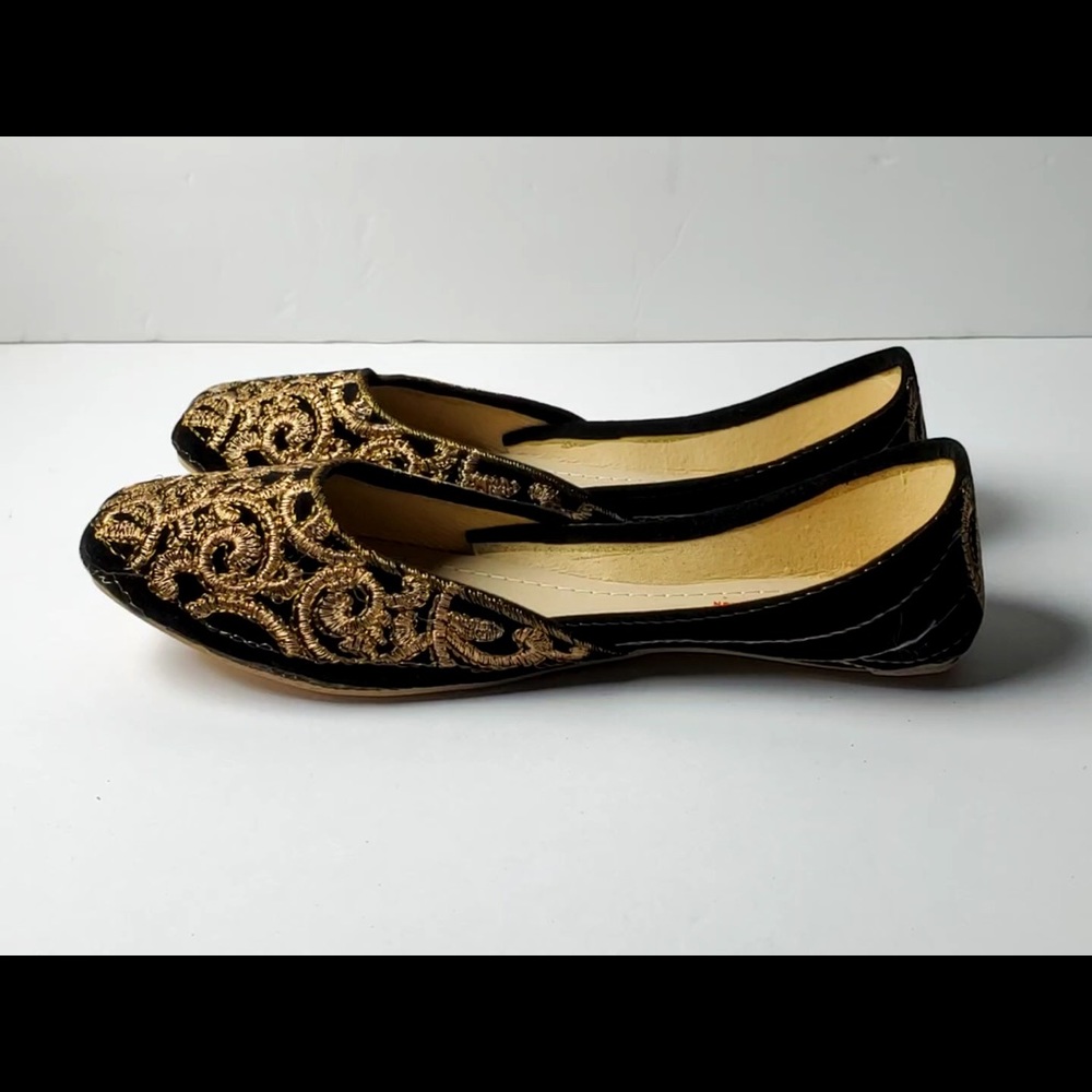 Woman’s Punjabi Jutti Flats